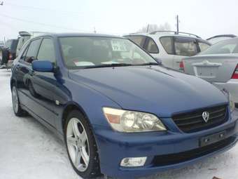 2001 Toyota Altezza Wagon Pictures