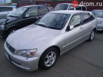 2002 Toyota Altezza Wagon Pictures