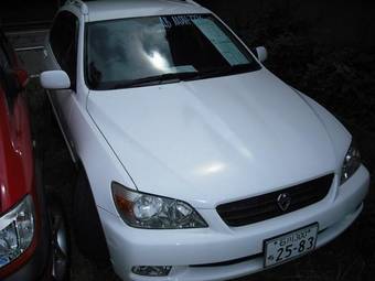 2002 Toyota Altezza Wagon Pictures