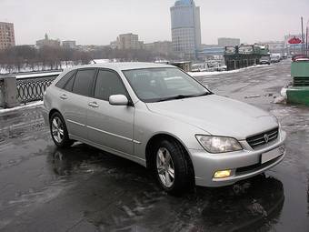 2002 Toyota Altezza Wagon Pictures