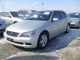 2002 Toyota Altezza Wagon Pictures