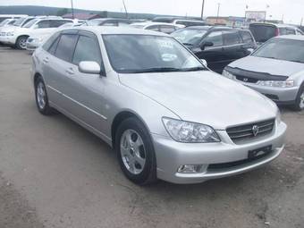 2002 Toyota Altezza Wagon Pictures
