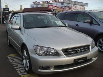 2004 Toyota Altezza Wagon Pictures