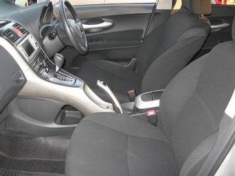 2006 Toyota Auris Pictures