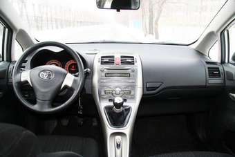 2007 Toyota Auris Pictures