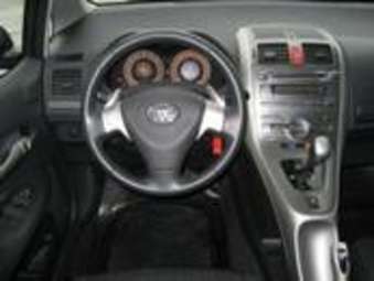 2007 Toyota Auris Pictures