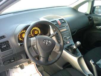 2007 Toyota Auris Pictures