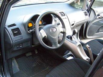2007 Toyota Auris Images