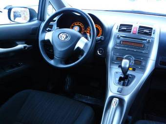 2007 Toyota Auris Pictures