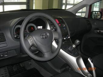 2007 Toyota Auris Pictures