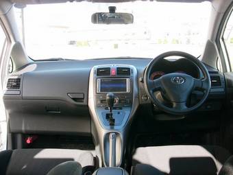 2007 Toyota Auris Pictures