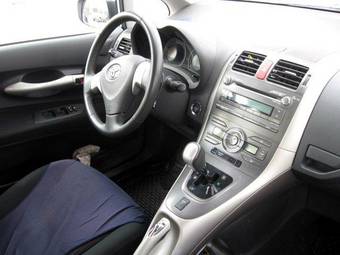 2007 Toyota Auris Pictures