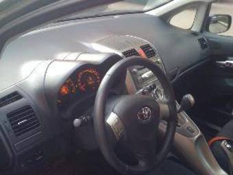 2007 Toyota Auris Pictures