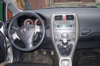 2007 Toyota Auris Pictures