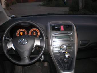 2007 Toyota Auris Pictures