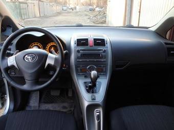 2008 Toyota Auris Pictures
