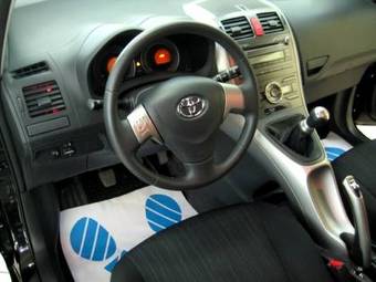 2008 Toyota Auris Photos