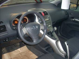 2008 Toyota Auris Pictures