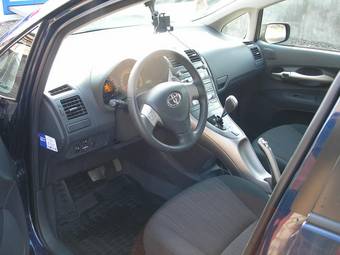2008 Toyota Auris Images