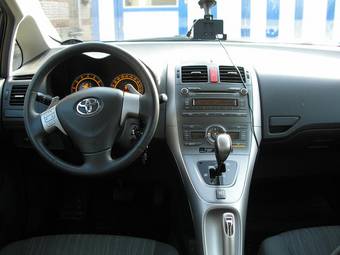 2008 Toyota Auris Pictures