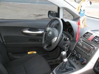 2008 Toyota Auris Pictures