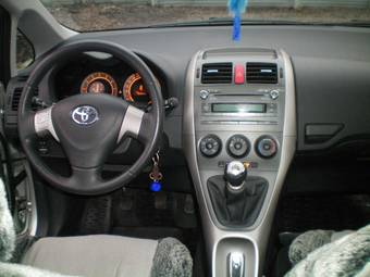 2008 Toyota Auris Photos