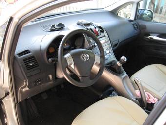 2008 Toyota Auris Photos