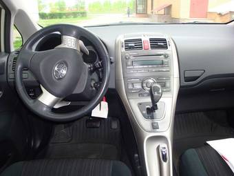 2008 Toyota Auris Pictures