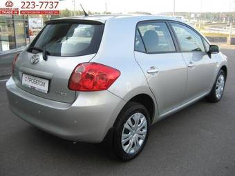 2009 Toyota Auris Pictures