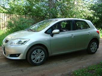2009 Toyota Auris Photos