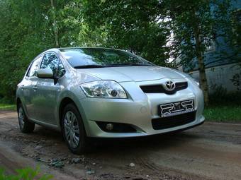 2009 Toyota Auris Pictures