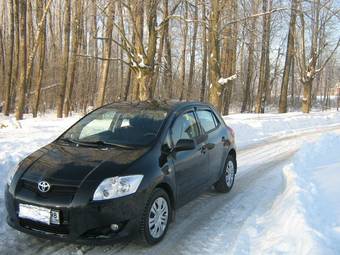 2009 Toyota Auris Photos