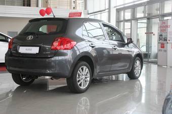 2009 Toyota Auris Pictures