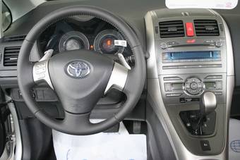 2009 Toyota Auris Photos