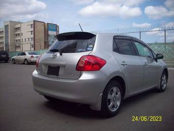 2009 Toyota Auris Pictures