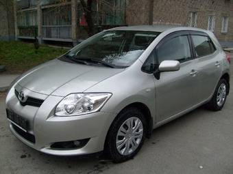 2009 Toyota Auris Pictures