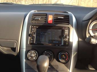 2010 Toyota Auris Pictures