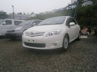 2010 Toyota Auris Photos