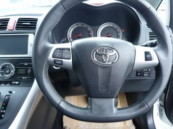 2010 Toyota Auris Images