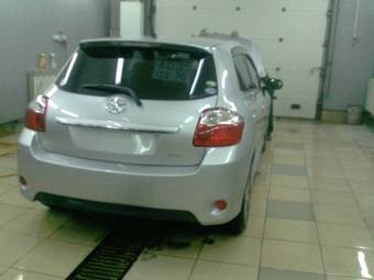 2011 Toyota Auris Pictures