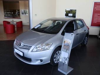 2012 Toyota Auris Pics