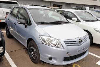 2012 Toyota Auris Pictures