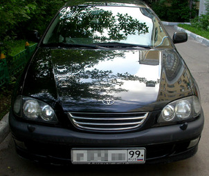 1998 Toyota Avensis Pictures