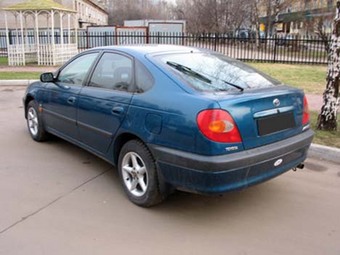 1998 Toyota Avensis Pictures