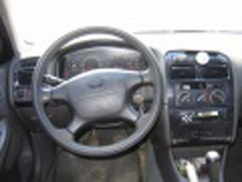 1998 Toyota Avensis Pictures