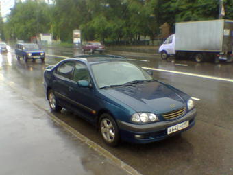 1998 Toyota Avensis Pictures