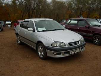 1998 Toyota Avensis Pictures