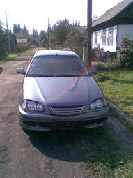 1998 Toyota Avensis Pictures