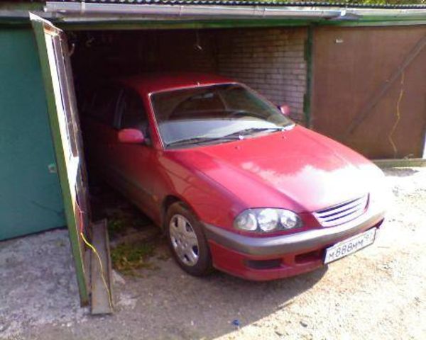 1999 Toyota Avensis