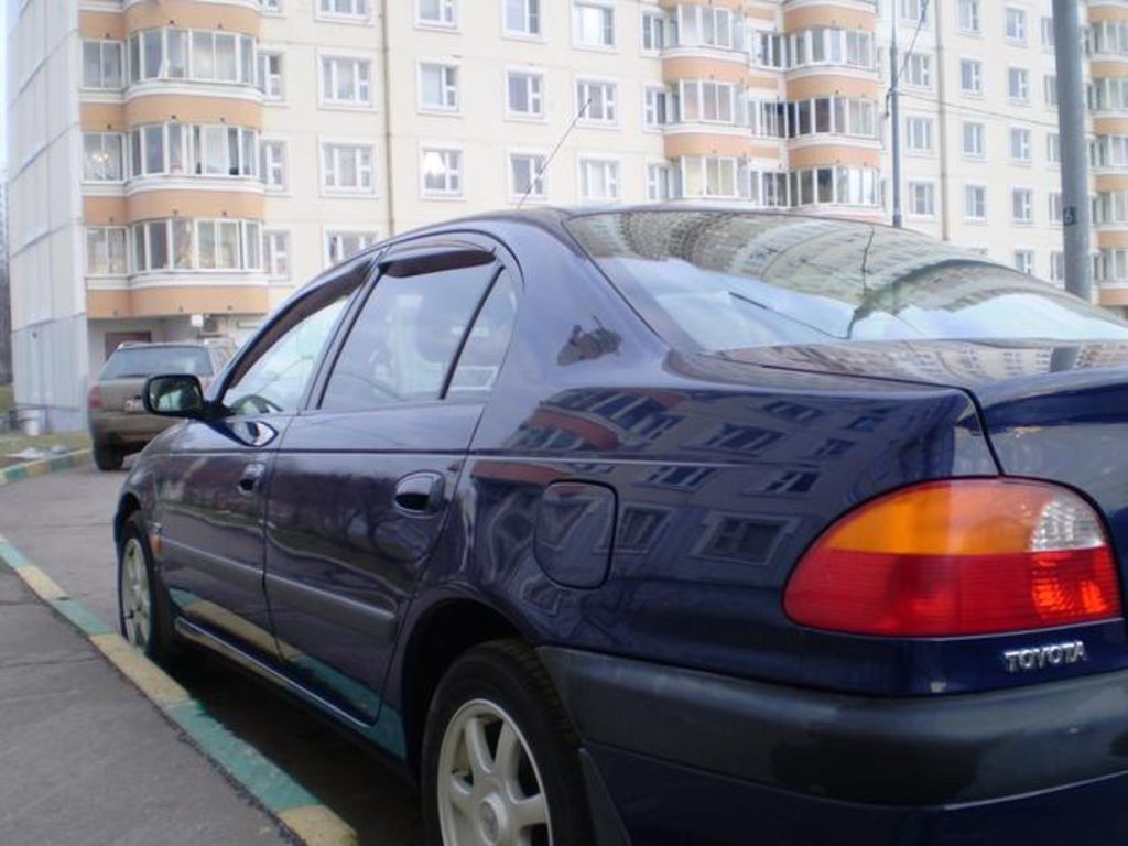 1999 Toyota Avensis